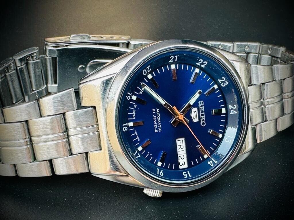 Beautiful Seiko 5 Blue dial Automatic 21 Jewels 36mm Ref:7s26/02C0 Made in Japan - Grab A Watch Co