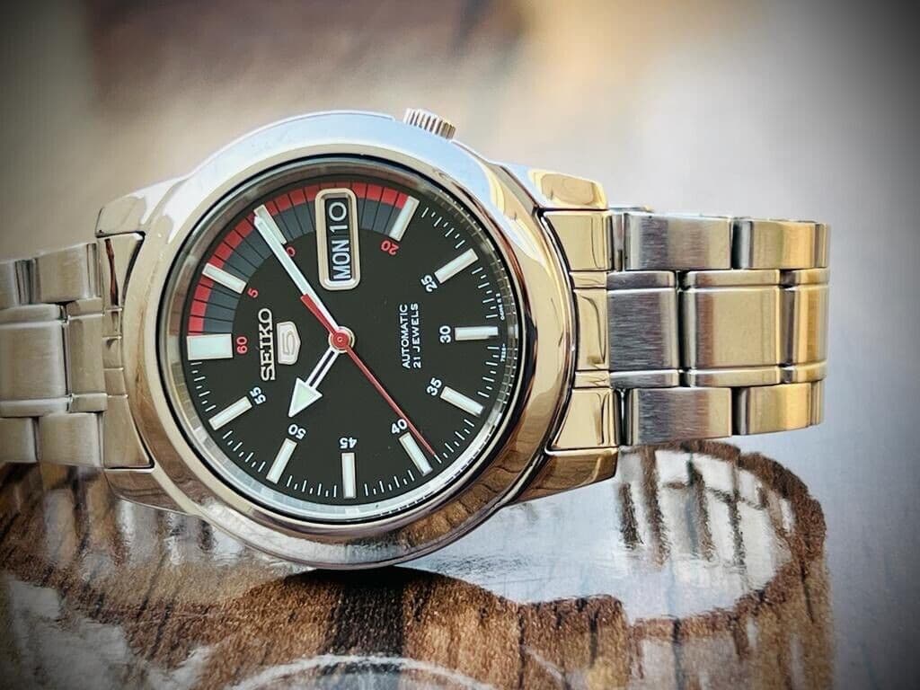Seiko 5 Automatic 21 Jewels Black Racer Dial, 7S26-02W0, 39mm Mens Watch - Grab A Watch Co