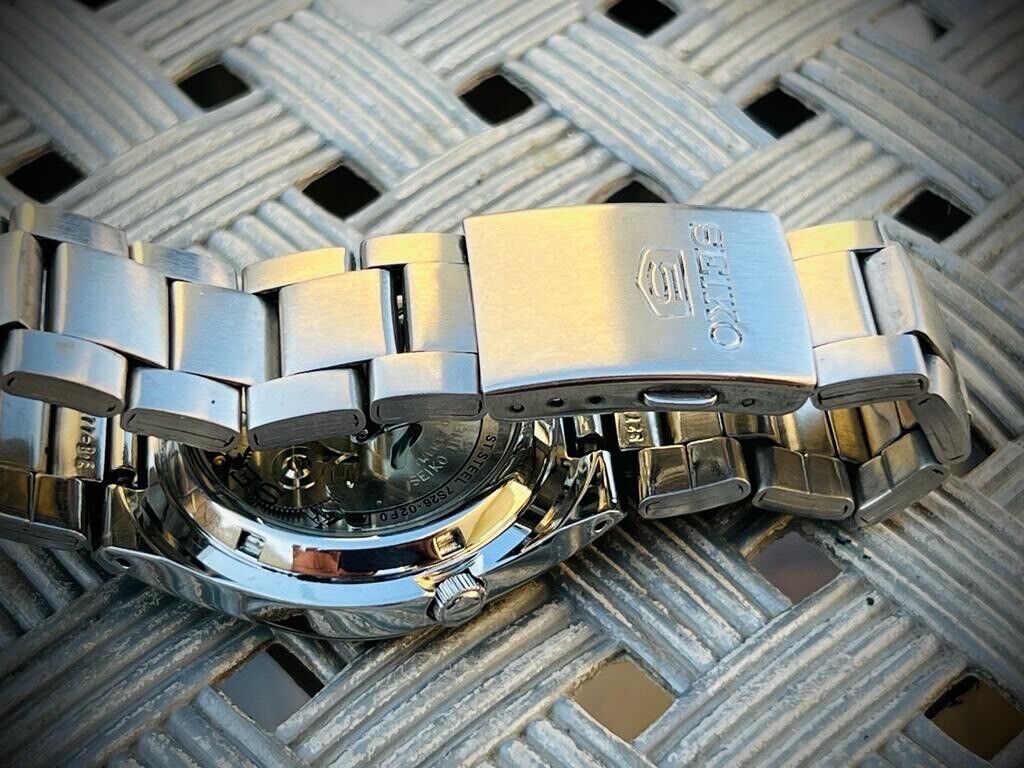 Seiko 5 Automatic 21 Jewels Brown Dial Ref:7S26-02F0, Japan 38mm - Grab A Watch Co