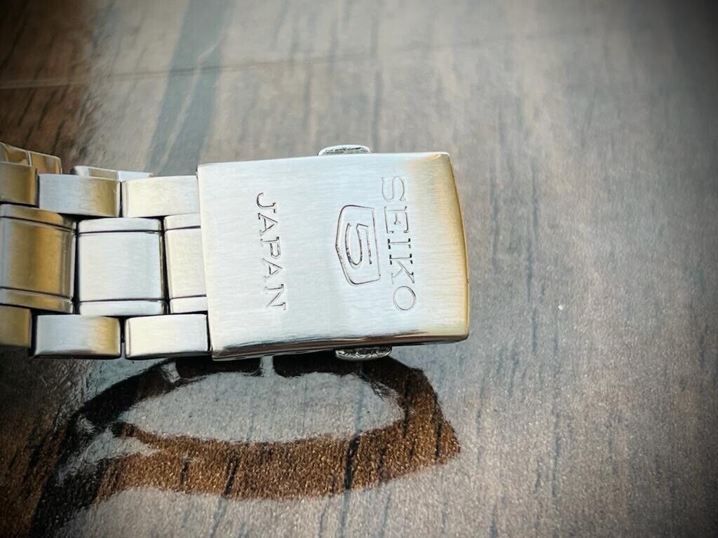 Seiko 5 Automatic 21 Jewels Gold Dial, 7S26-02W0 39mm Men’s Watch - Grab A Watch Co