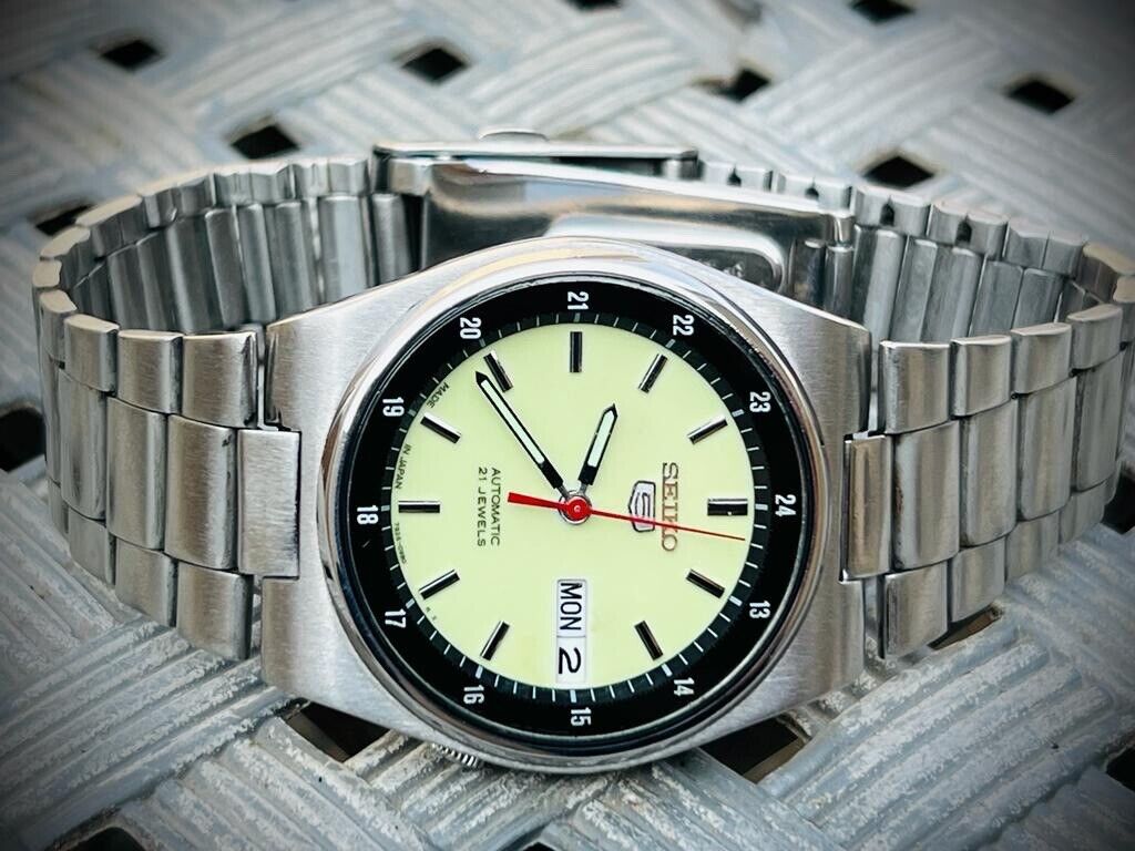 Seiko 5 Automatic 21 Jewels Green Radium Dial, 7S26 0530, 36mm Watch #318