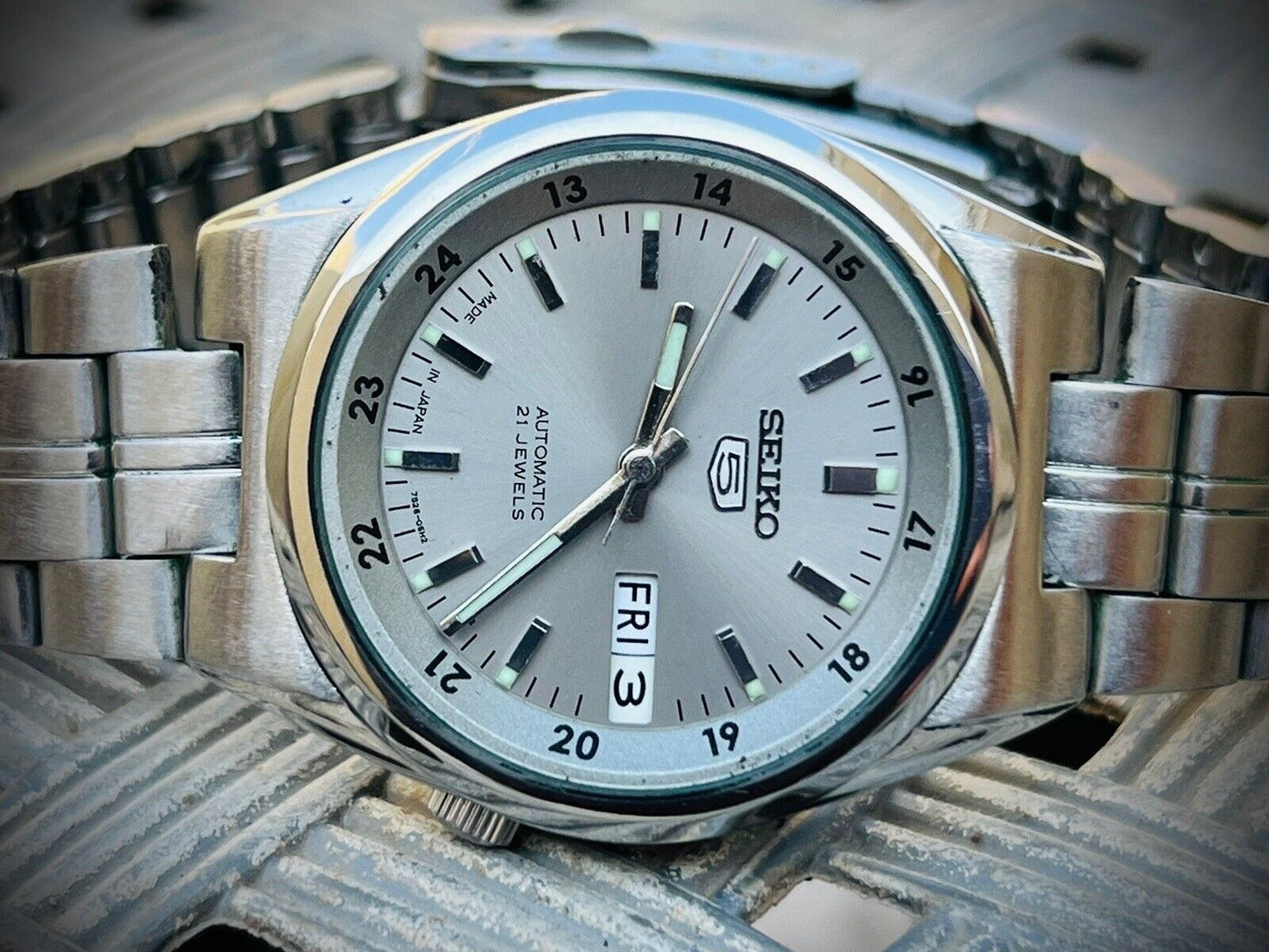 Seiko 5 Automatic 21 Jewels Grey dial Ref:7S26-01v0, Japan 34mm