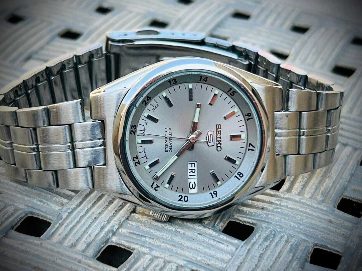 Seiko 5 Automatic 21 Jewels Grey dial Ref:7S26-01v0, Japan 34mm