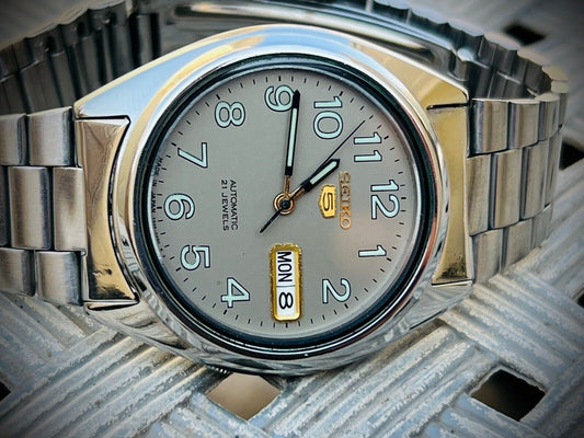Seiko 5 Automatic 21 Jewels Grey Dial Ref:7S26-0550, Japan 36mm