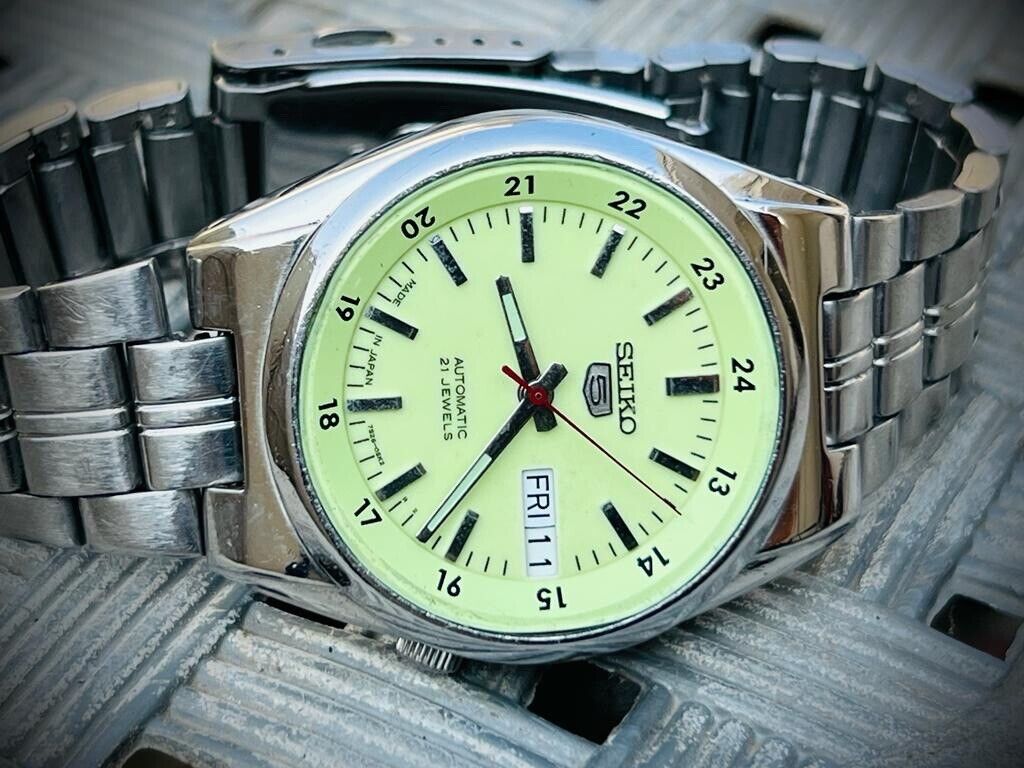 Seiko 5 Automatic 21 Jewels Radium, 7S26, 36mm Gents Watch