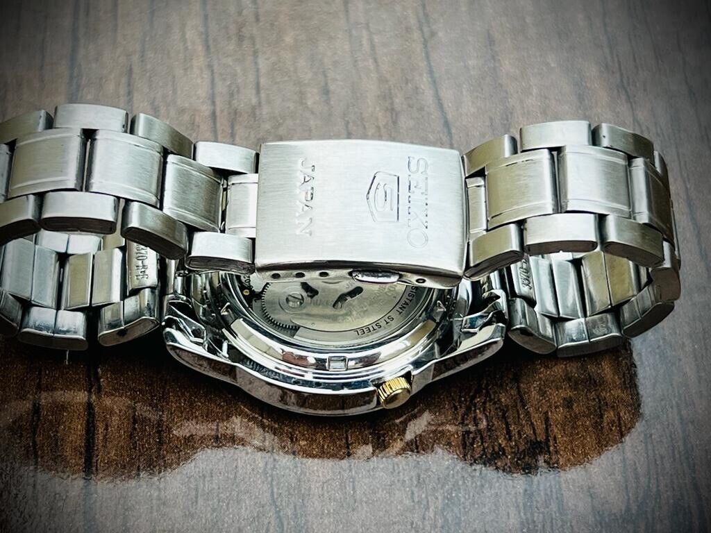 Seiko 5 Automatic 21 Jewels Radium Dial, 7S26-02W0 39mm Men’s Watch