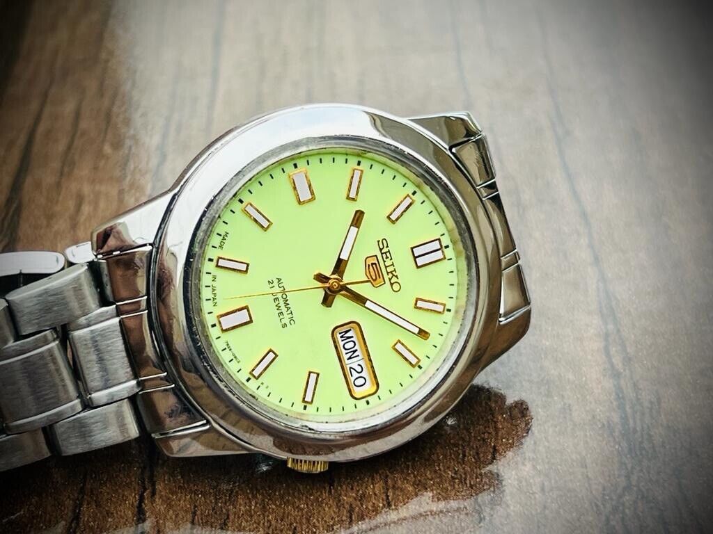 Seiko 5 Automatic 21 Jewels Radium Dial, 7S26-02W0 39mm Men’s Watch