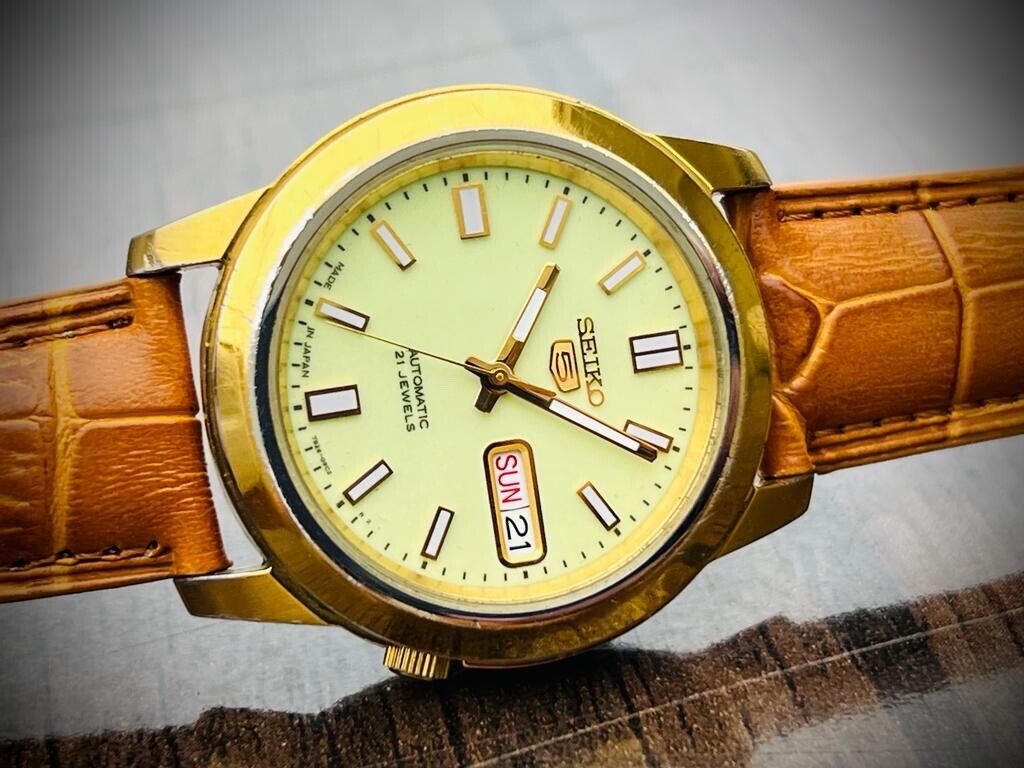 Seiko 5 Automatic 21 Jewels Radium Dial 7S26-02W0 39mm Men’s Watch - Grab A Watch Co