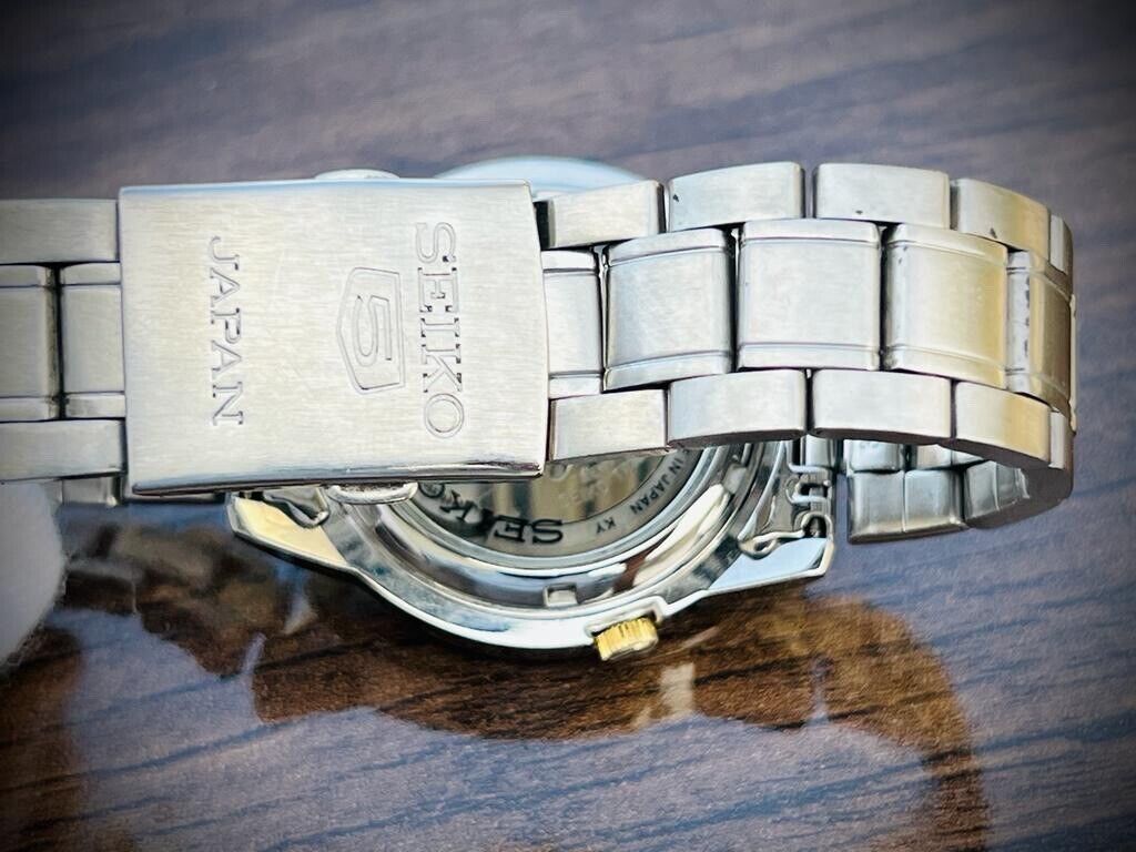 Seiko 5 Automatic 21 Jewels Radium Dial, 7S26-02W0 39mm Men’s Watch - Grab A Watch Co