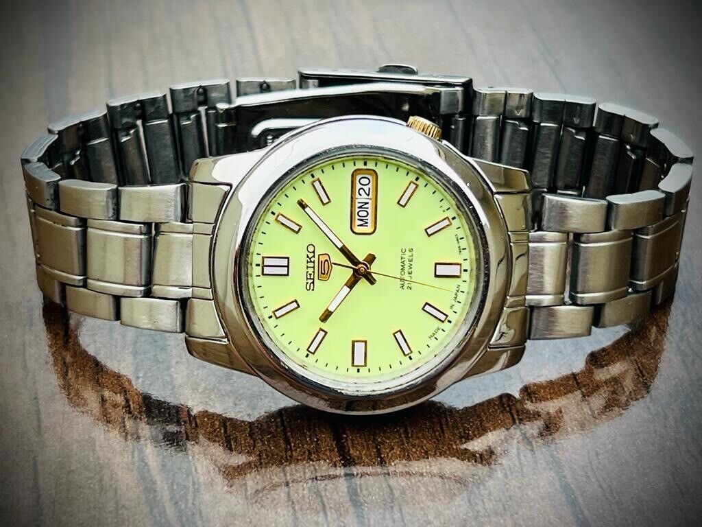 Seiko 5 Automatic 21 Jewels Radium Dial, 7S26-02W0 39mm Men’s Watch