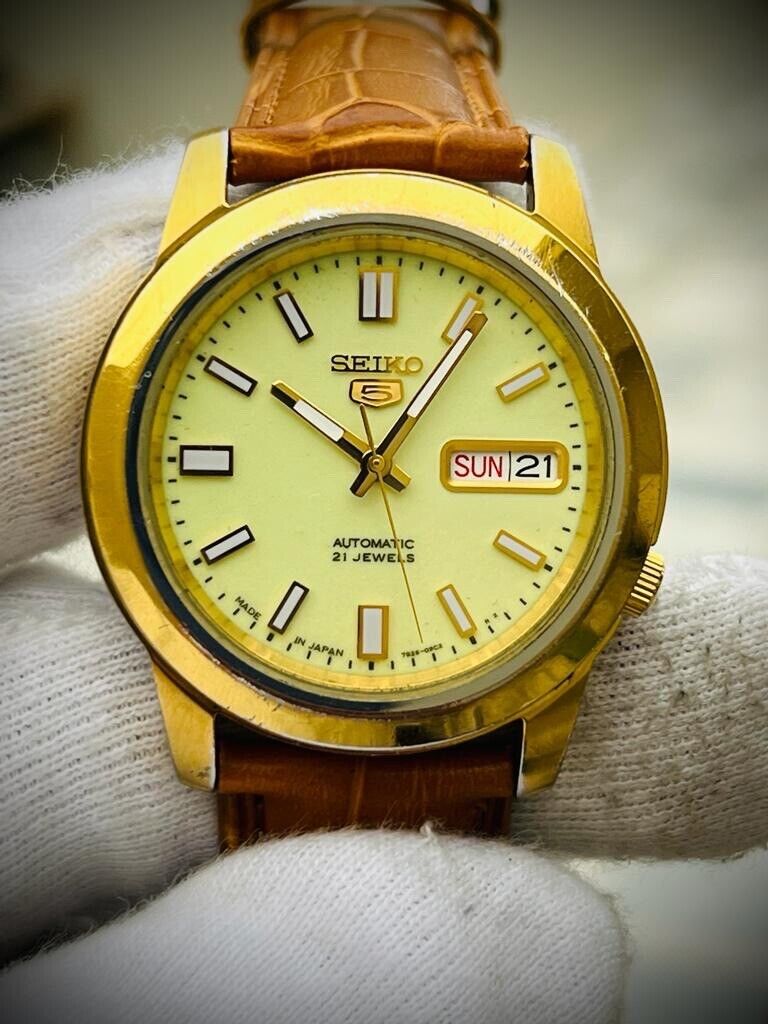Seiko 5 Automatic 21 Jewels Radium Dial 7S26-02W0 39mm Men’s Watch - Grab A Watch Co