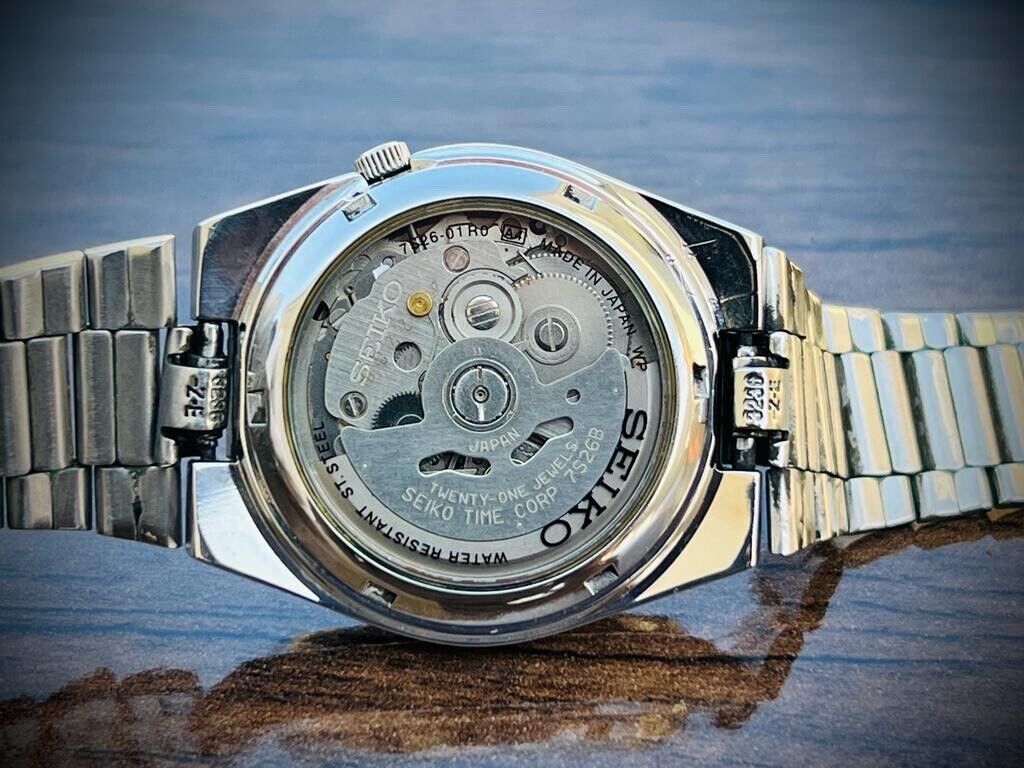 Seiko 5 Automatic 21 Jewels Railway Radium Dial 7S26-01R0 Gents Watch 36mm