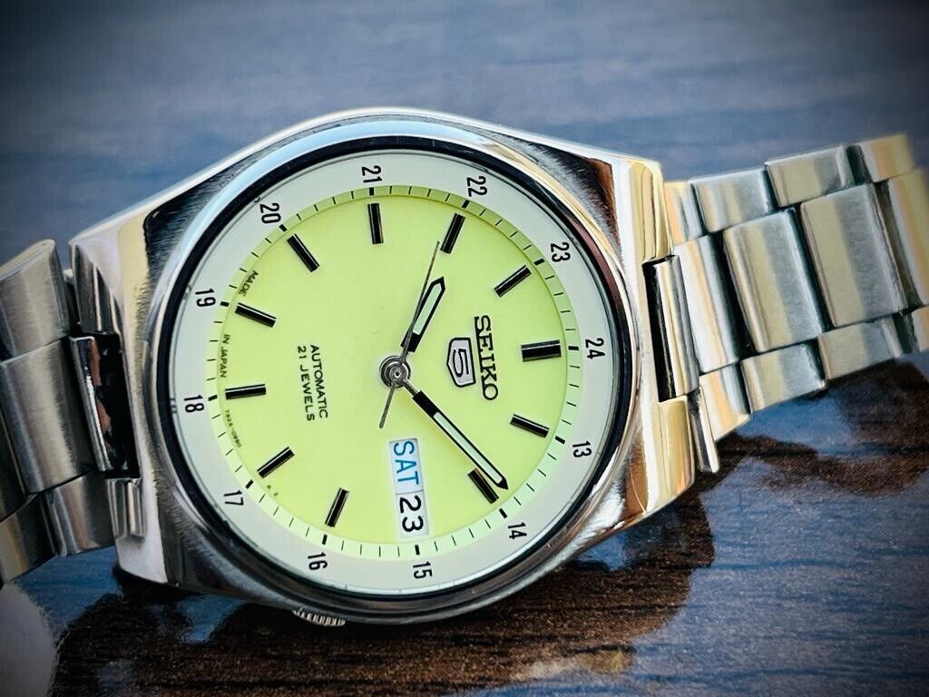 Seiko 5 Automatic 21 Jewels Railway Radium Dial 7S26-01R0 Gents Watch 36mm