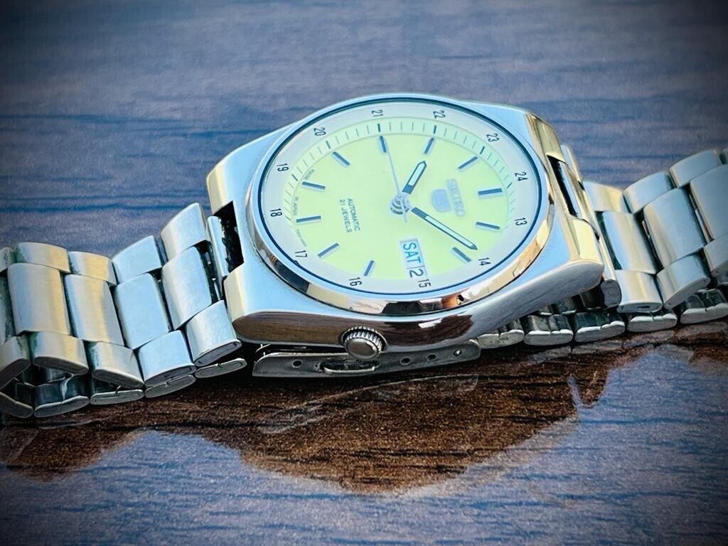 Seiko 5 Automatic 21 Jewels Railway Radium Dial 7S26-01R0 Gents Watch 36mm