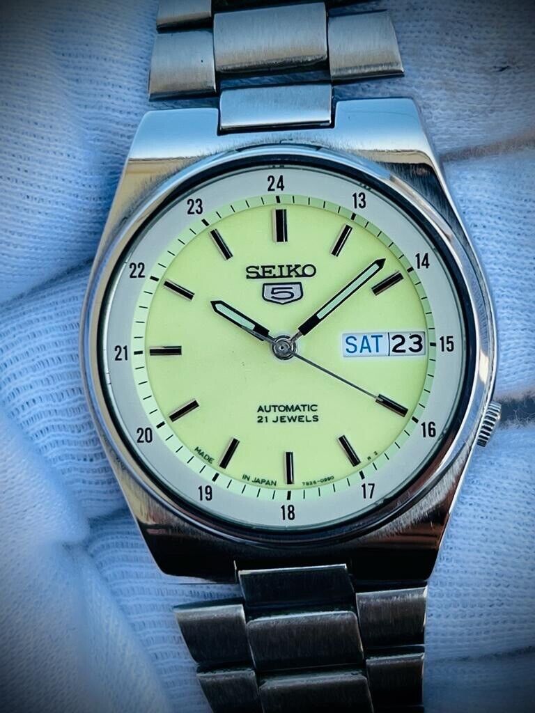 Seiko 5 Automatic 21 Jewels Railway Radium Dial 7S26-01R0 Gents Watch 36mm