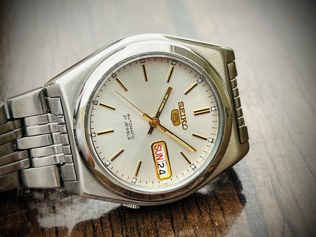 Seiko 5 Automatic 21 Jewels Silver Dial 7S26-02E0 Gents Watch 38mm - Grab A Watch Co