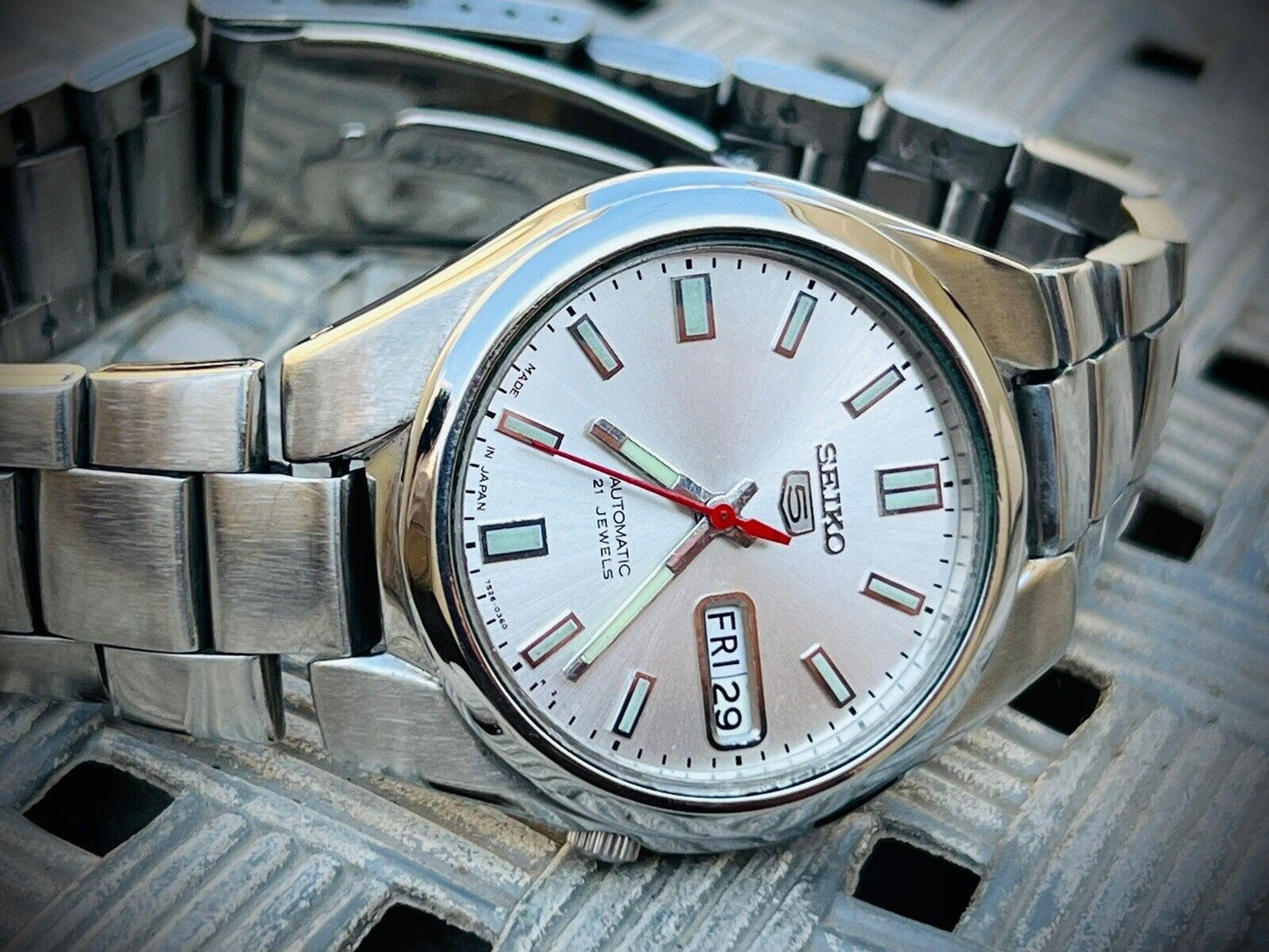 Seiko 5 Automatic 21 Jewels Silver Dial Ref:7S26-02F0, Japan 36mm - Grab A Watch Co