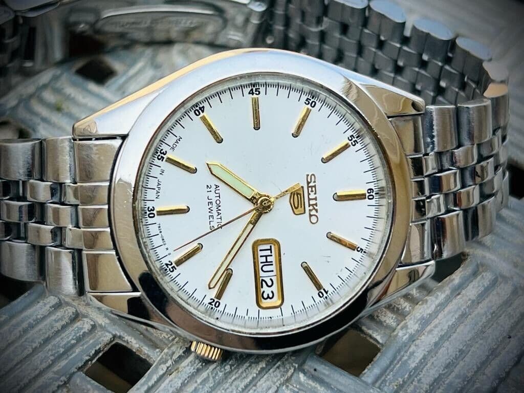 Seiko 5 Automatic 21 Jewels White Dial, 7S26 00X0, 38mm Gents Watch - Grab A Watch Co