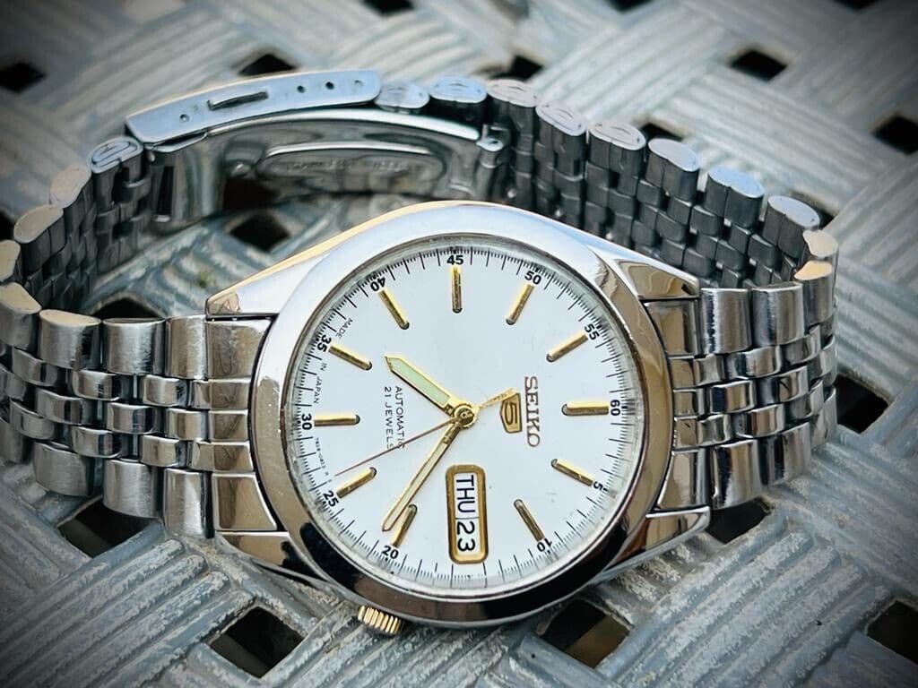 Seiko 5 Automatic 21 Jewels White Dial, 7S26 00X0, 38mm Gents Watch - Grab A Watch Co