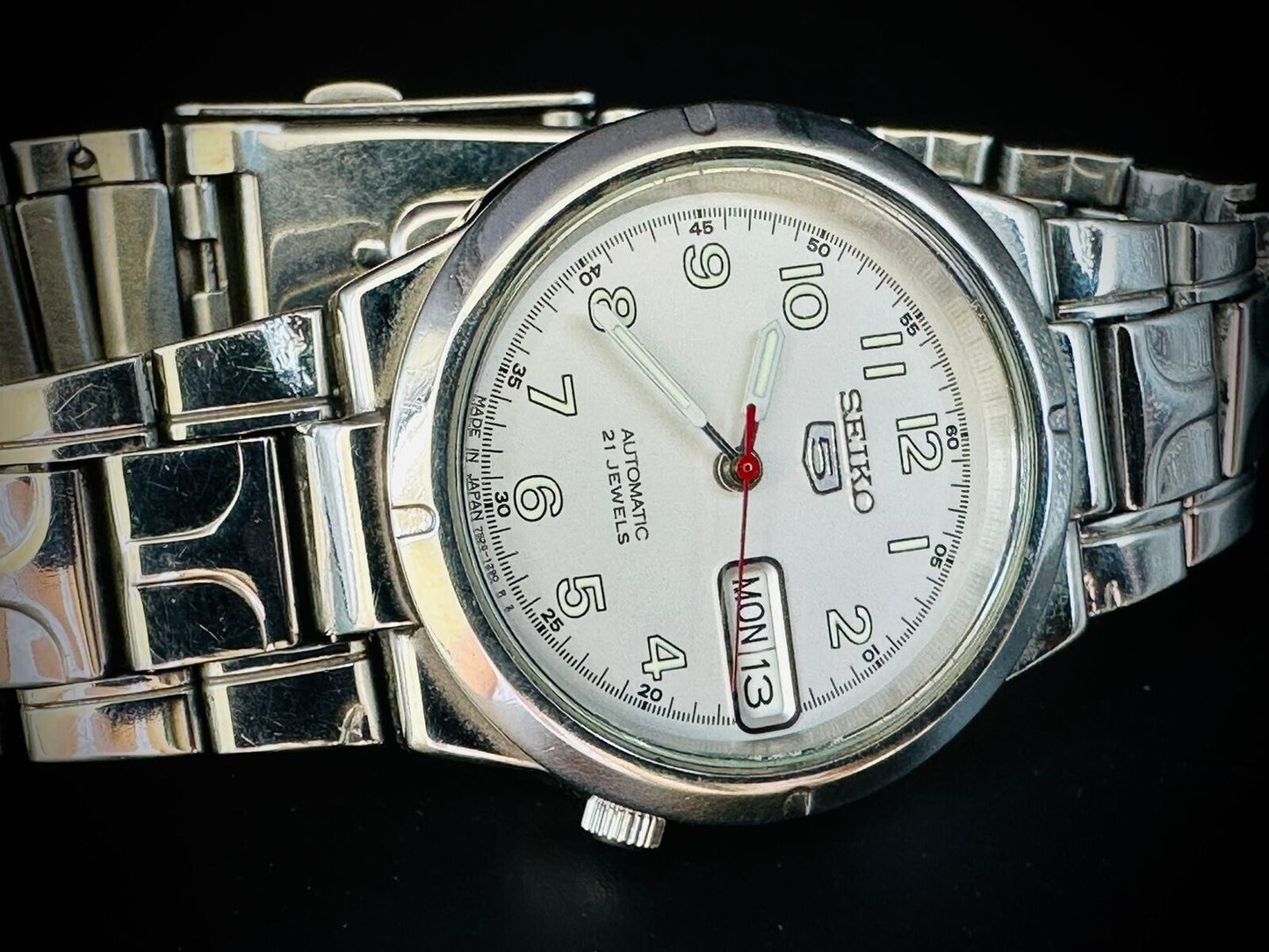 Seiko 5 Automatic 21 Jewels White Dial, 7S26 01Z0, 34mm, Mens Watch - Grab A Watch Co