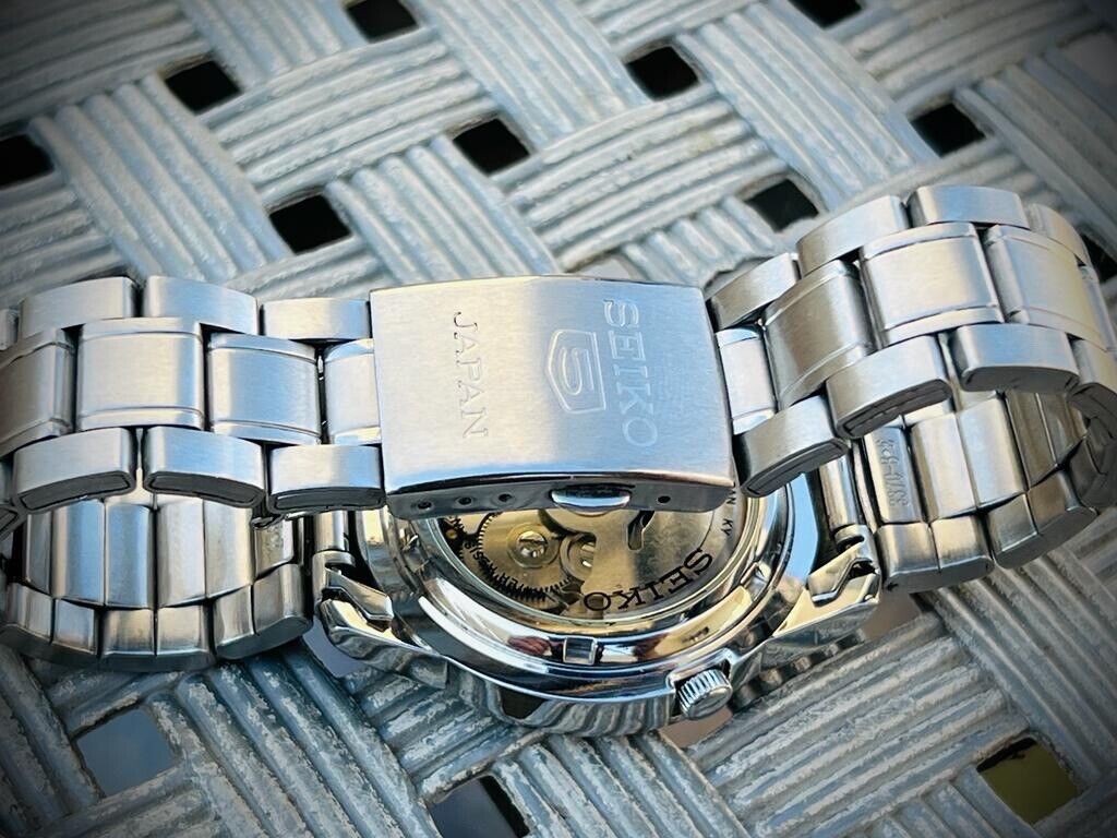 Seiko 5 Automatic 21 Jewels White Dial, 7S26 02W0, 39mm Gents Watch - Grab A Watch Co