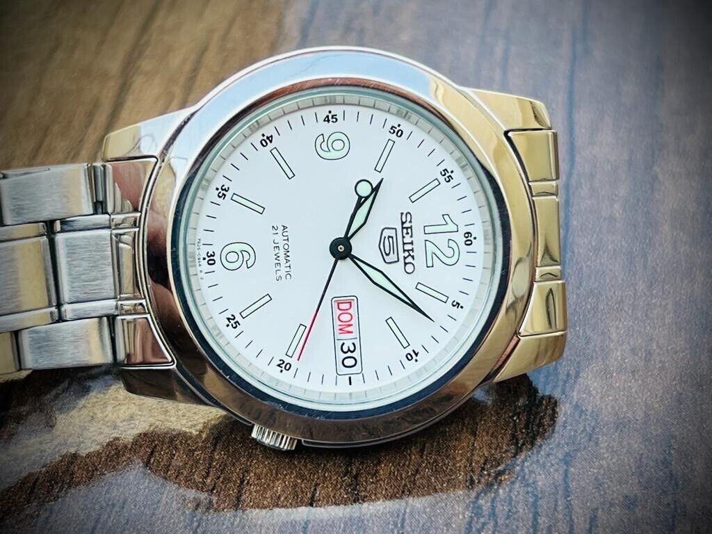 Seiko 5 Automatic 21 Jewels White Dial, 7S26-02W0 39mm Men’s Watch With Tags - Grab A Watch Co