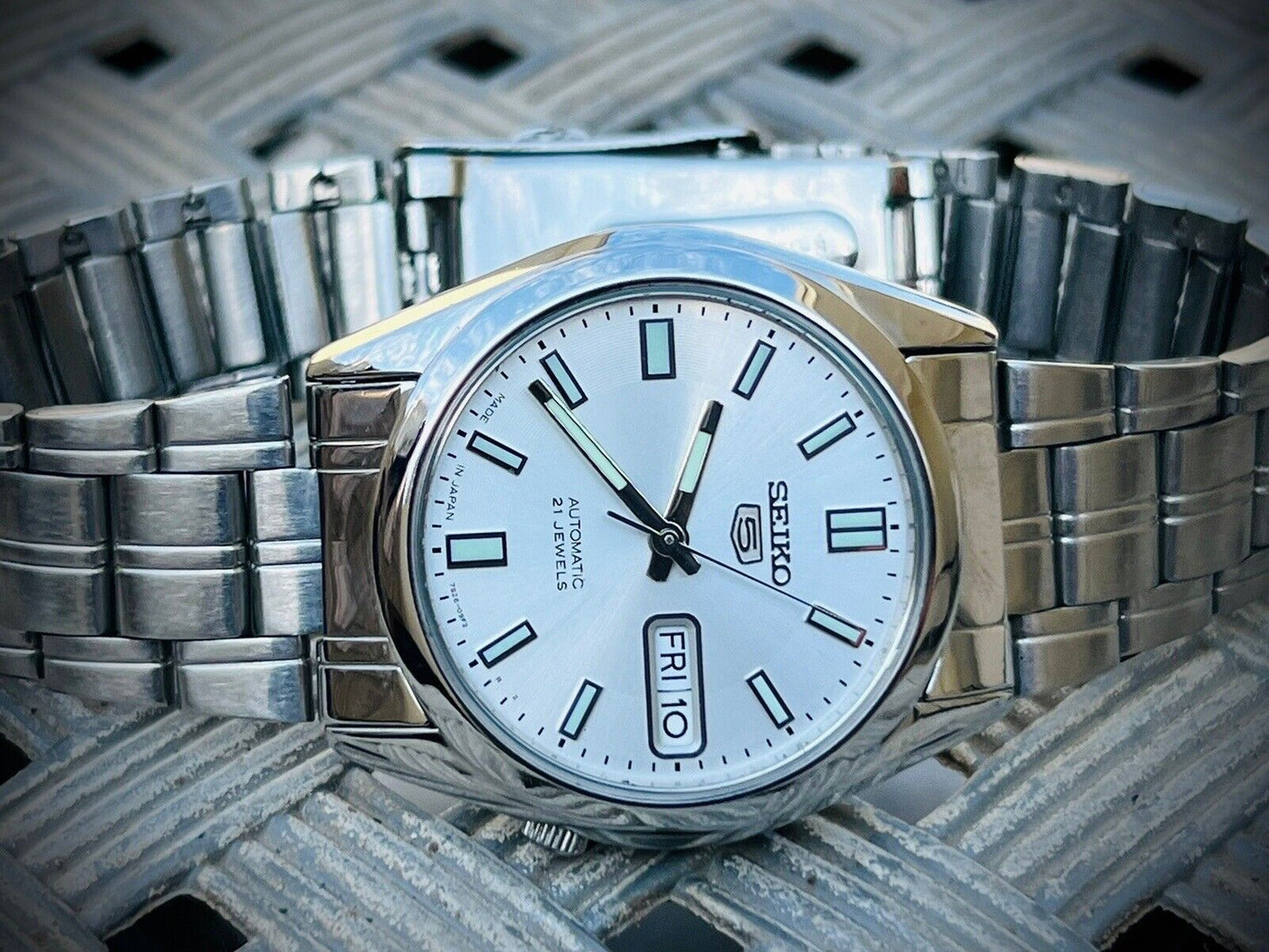 Seiko 5 Automatic 21 Jewels White Dial Ref:7S26-03B0, Japan 36mm - Grab A Watch Co