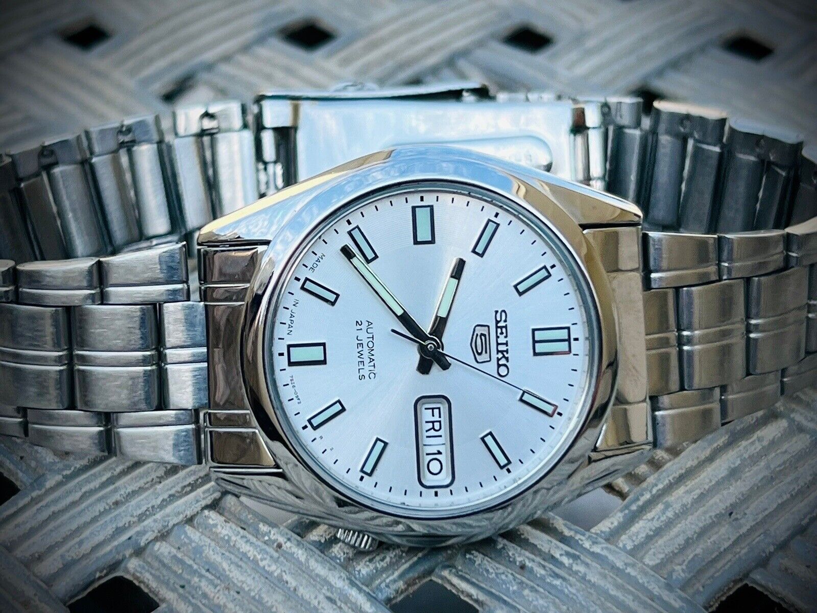Seiko 5 Automatic 21 Jewels White Dial Ref:7S26-03B0, Japan 36mm - Grab A Watch Co