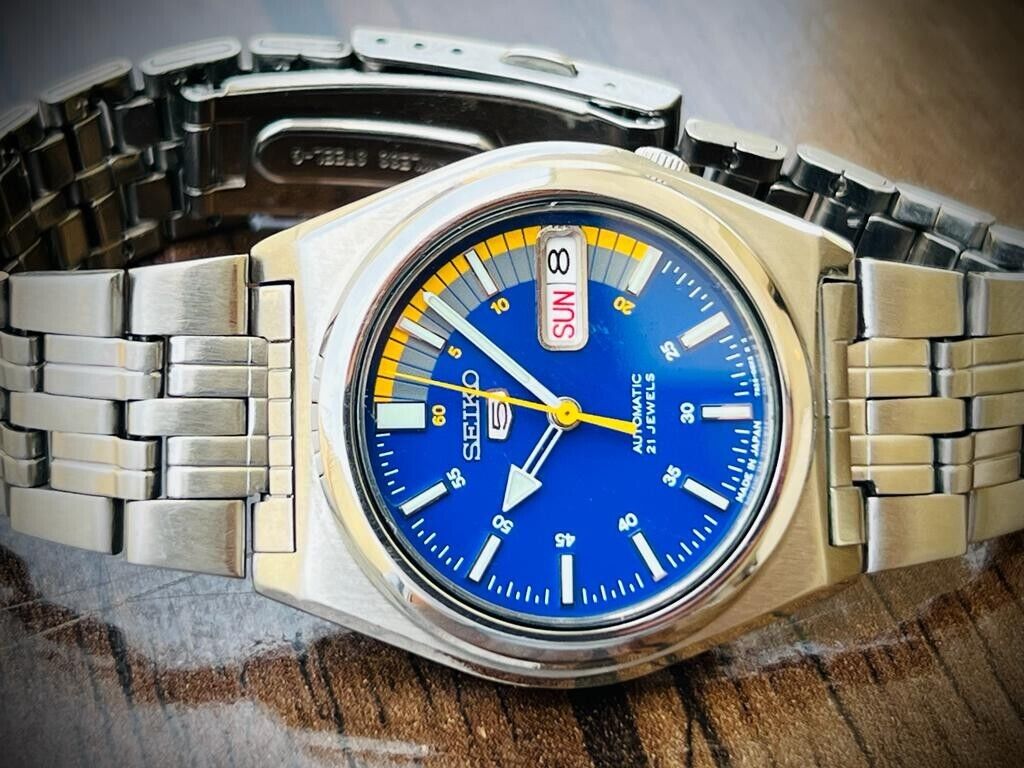 Seiko 5 Automatic Blue Racer Dial 21 Jewels 37mm Ref:7S26-02E0 Made In Japan