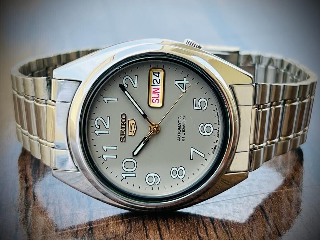 Seiko 5 Automatic Grey Dial 21 Jewels 37mm Ref:7S26-3180 Made In Japan - Grab A Watch Co