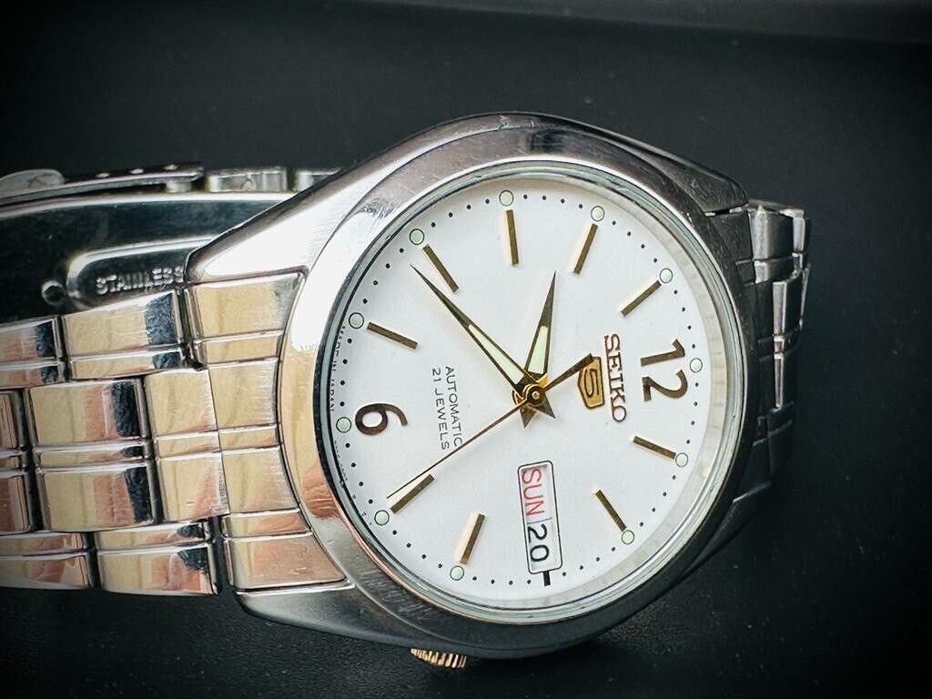 Seiko 5 Automatic white dial 21 Jewels 38mm Ref 7s26/03B0 Made in Japan - Grab A Watch Co