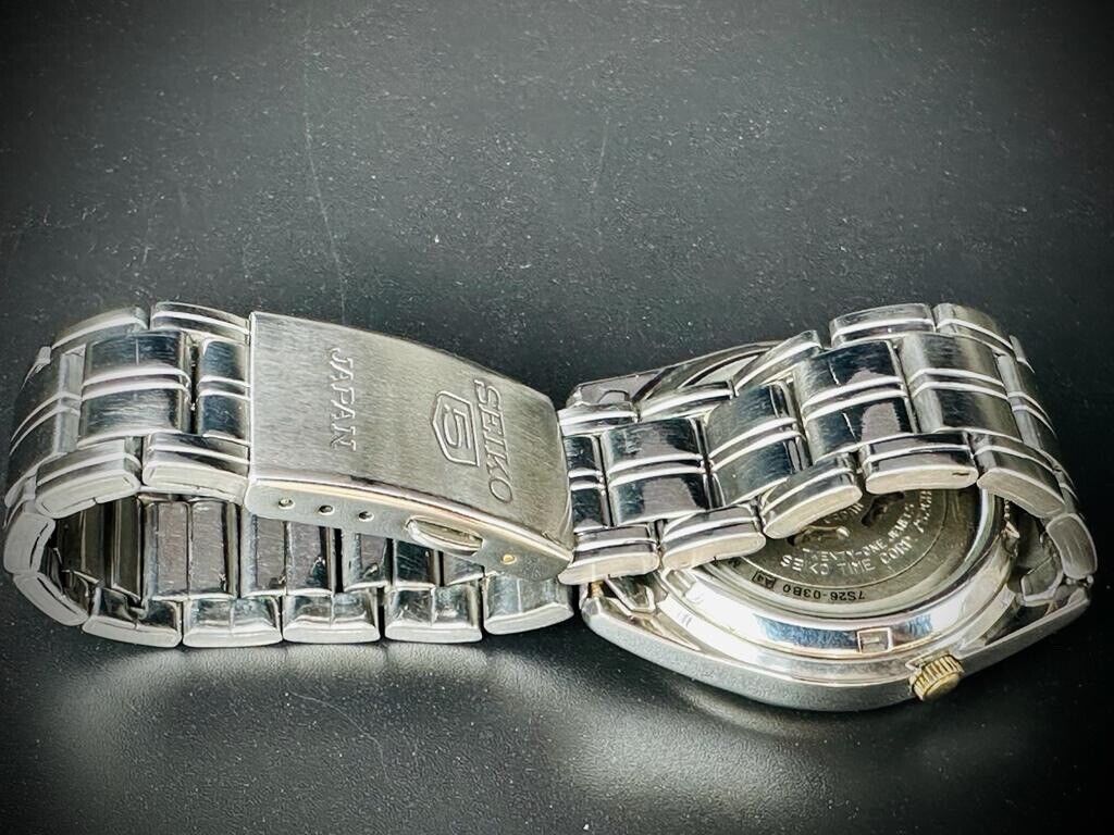 Seiko 5 Automatic white dial 21 Jewels 38mm Ref 7s26/03B0 Made in Japan - Grab A Watch Co
