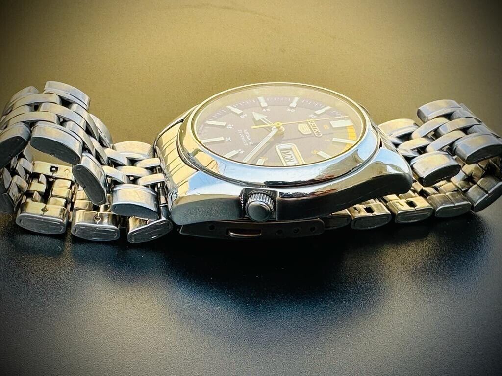 Seiko 5 Blue Racer Automatic 21 Jewels 38mm Ref: 7s26-01v0 Made in Japan