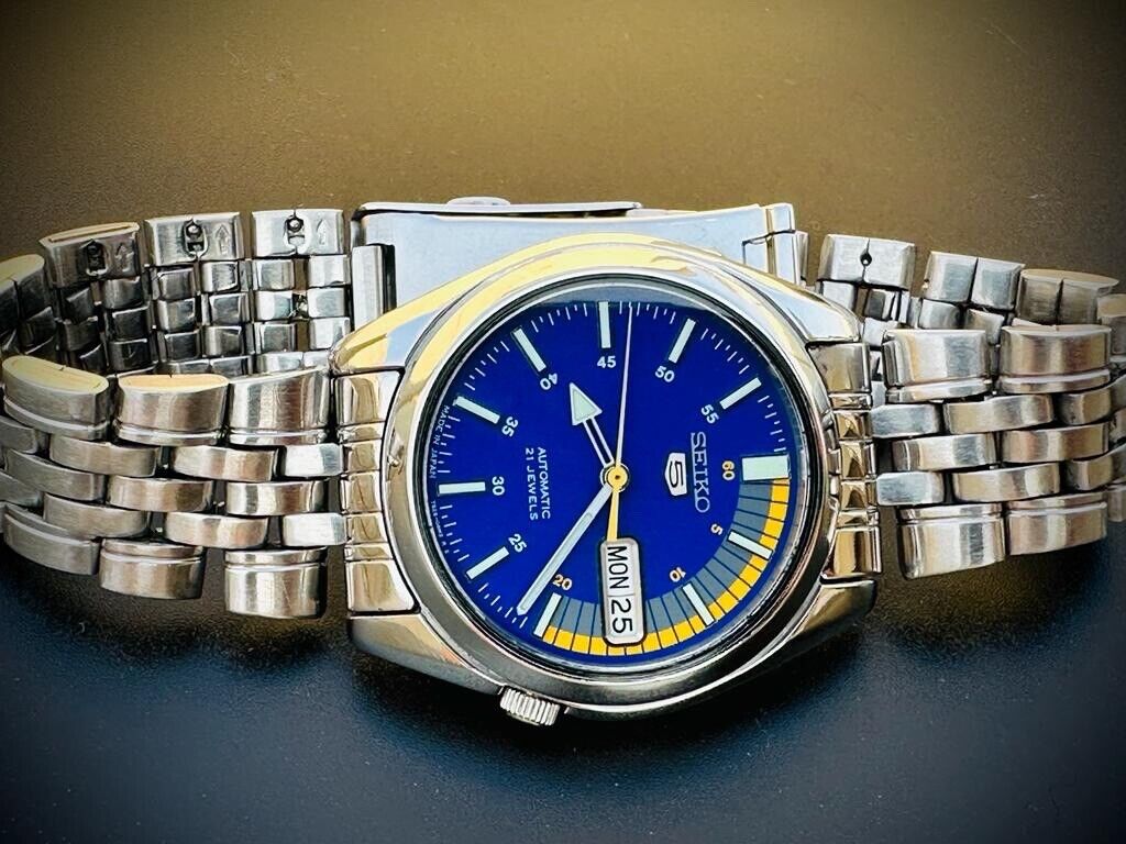 Seiko 5 Blue Racer Automatic 21 Jewels 38mm Ref: 7s26-01v0 Made in Japan