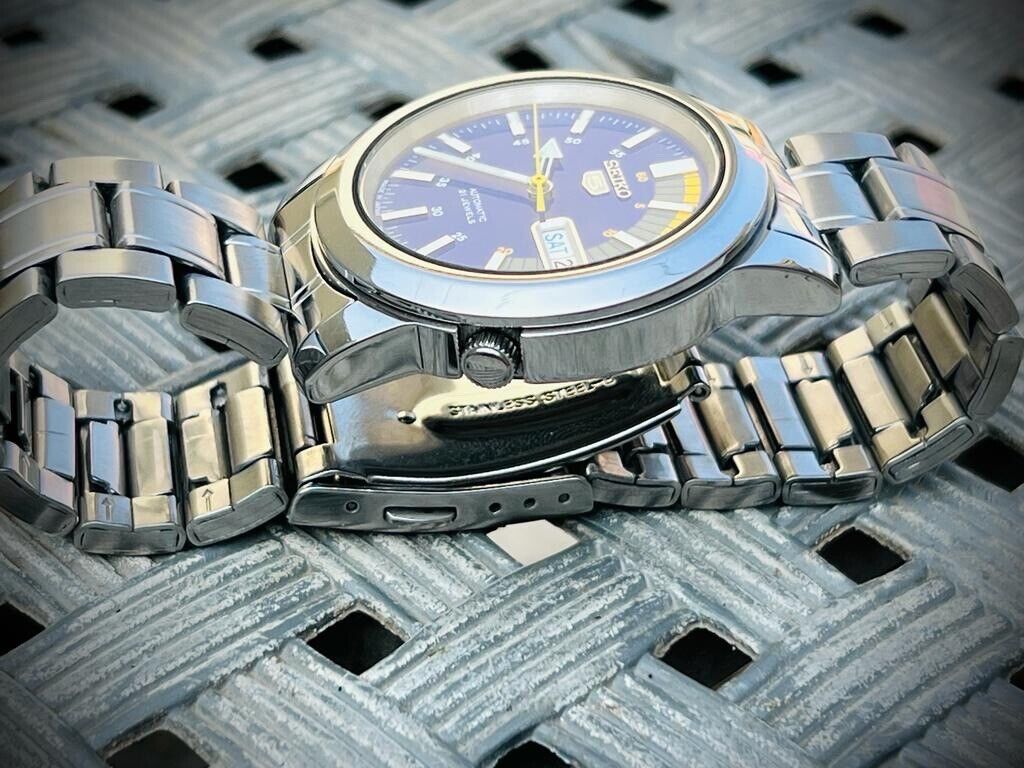 Seiko 5 Blue Racer Automatic 21 Jewels 40mm Ref: 7S26-02W0 Made in Japan - Grab A Watch Co