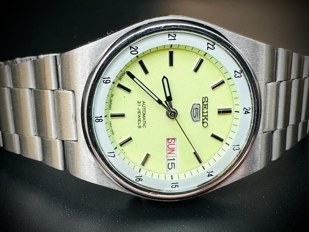 Seiko 5 Green Radium Dial 21 Jewels Automatic 36mm Ref:7s26/00x0 Made in Japan