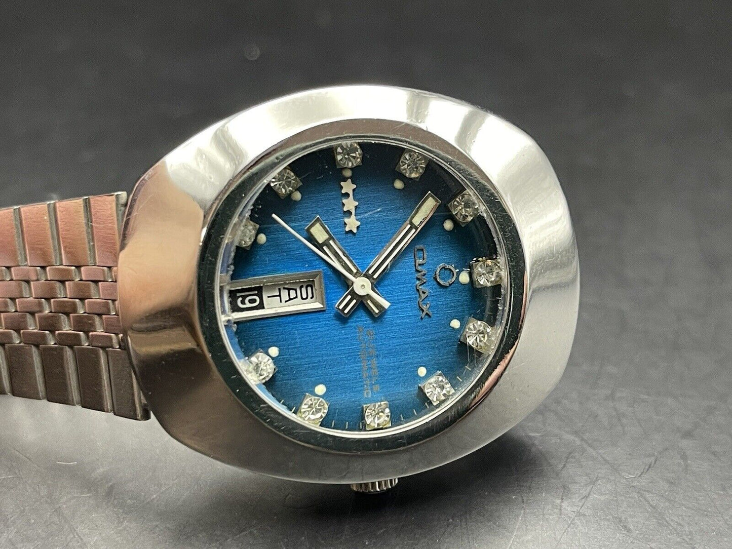 Vintage Omax Crystal 25 Jewels Automatic Blue Diamond Dial 36mm Mens Watch - Grab A Watch Co