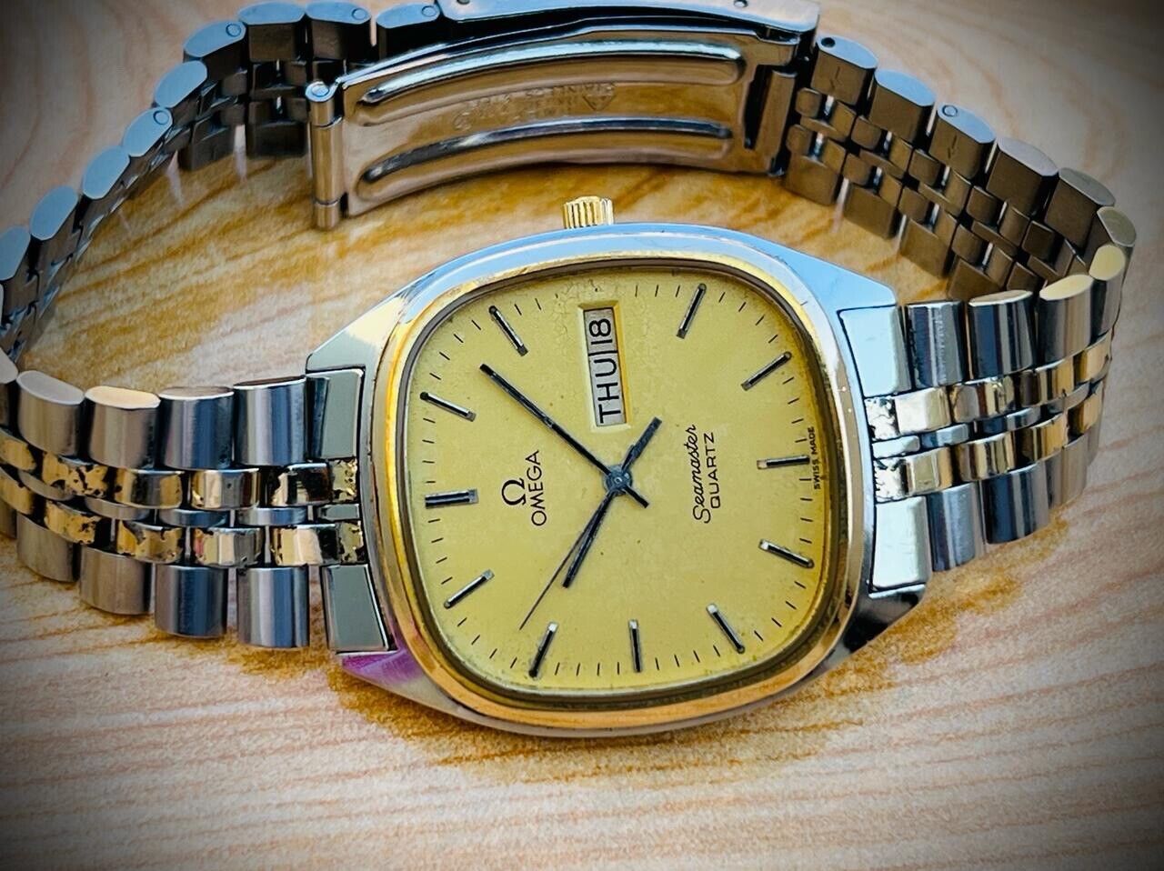Vintage Omega Seamaster 2/Tone Dial Quartz Cal.1425 Gents Watch 35mm, Slim - Grab A Watch Co