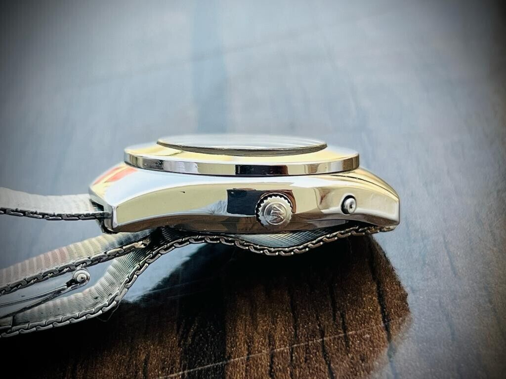 Vintage Orient Crystal Green Dial 37mm Shark Mesh Mens Watch, Perfect - Grab A Watch Co