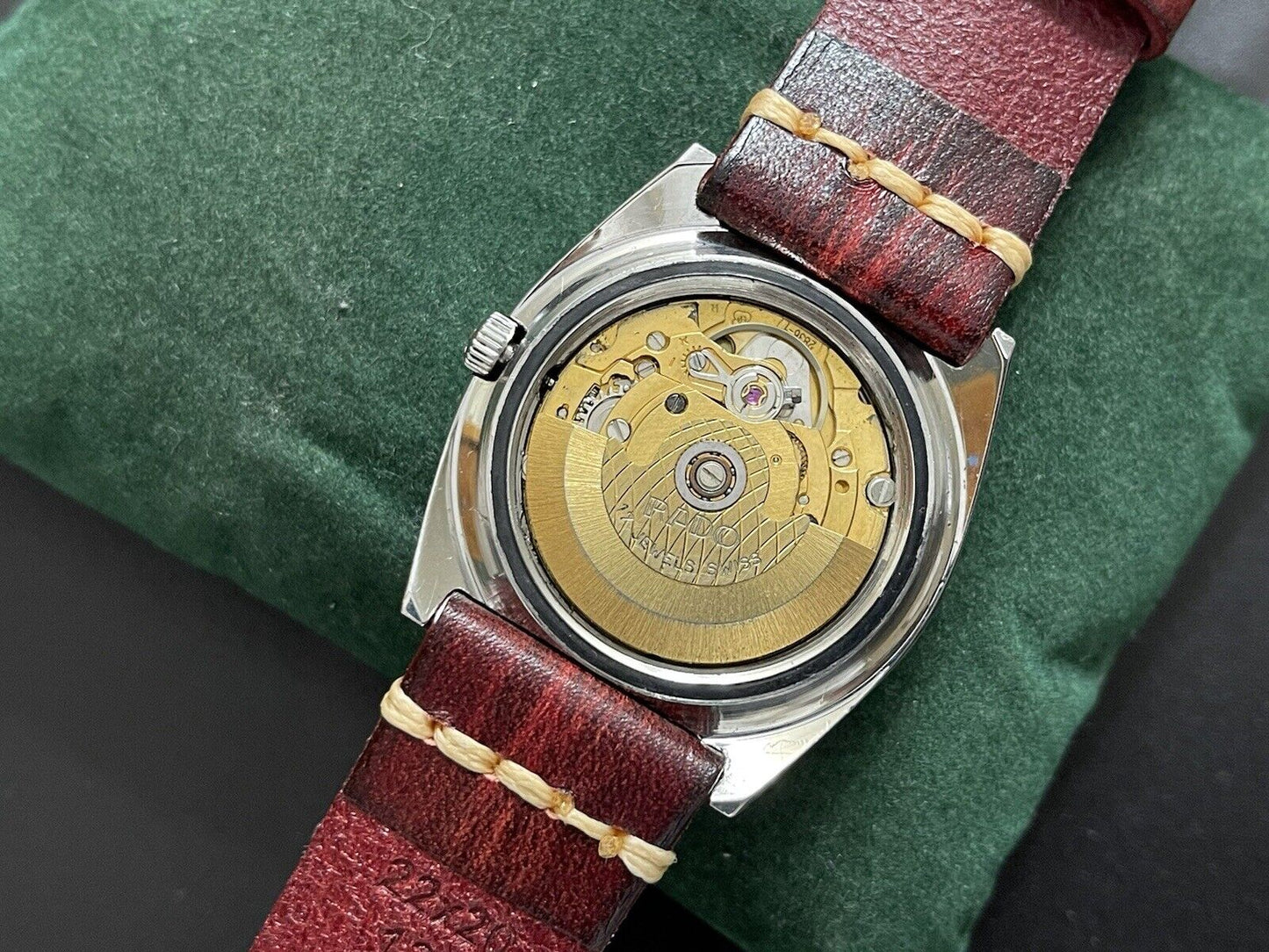 Vintage Rado Voyager Ruby Red Automatic Gents Watch, 36mm, Swiss Made - Grab A Watch Co