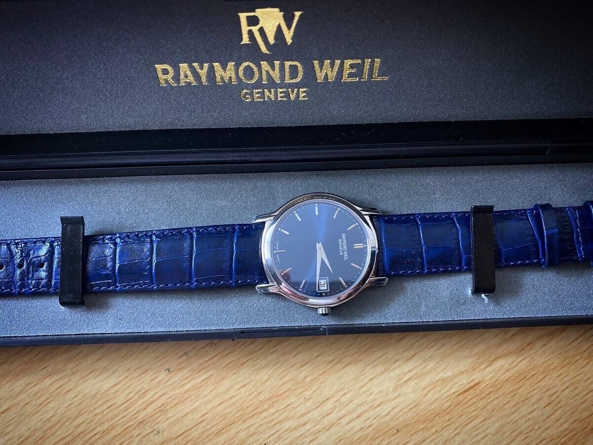 Vintage Raymond Weil 5569 Quartz Blue Dial Slim Gents Watch, Swiss With Box - Grab A Watch Co