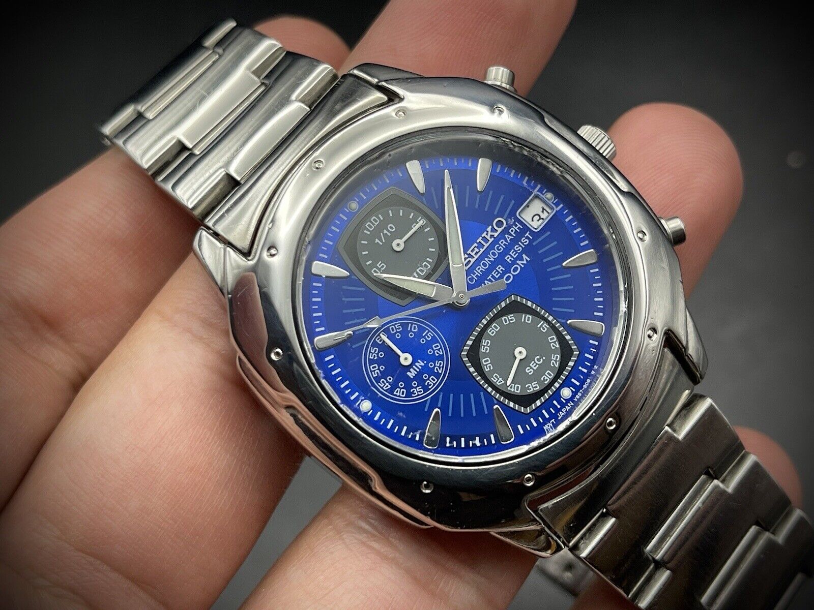 VINTAGE SEIKO 100m BLUE DIAL QUARTZ CHRONOGRAPH GENTS WRIST WATCH, Japan Made - Grab A Watch Co