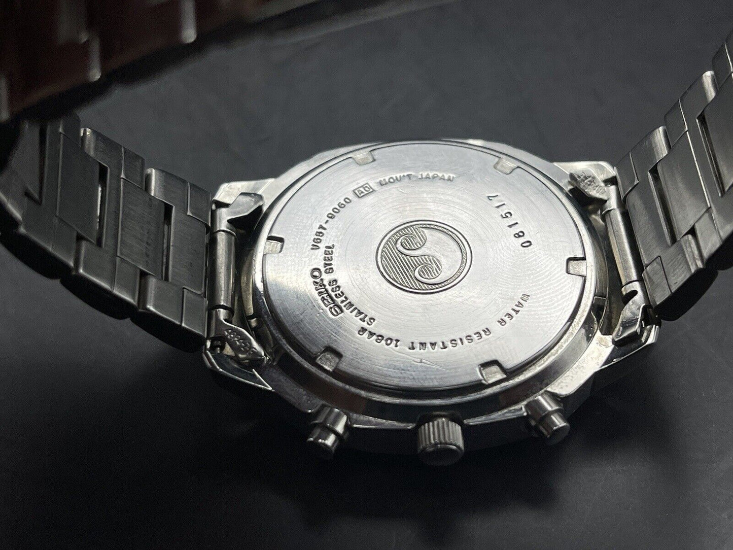 VINTAGE SEIKO 100m BLUE DIAL QUARTZ CHRONOGRAPH GENTS WRIST WATCH, Japan Made - Grab A Watch Co