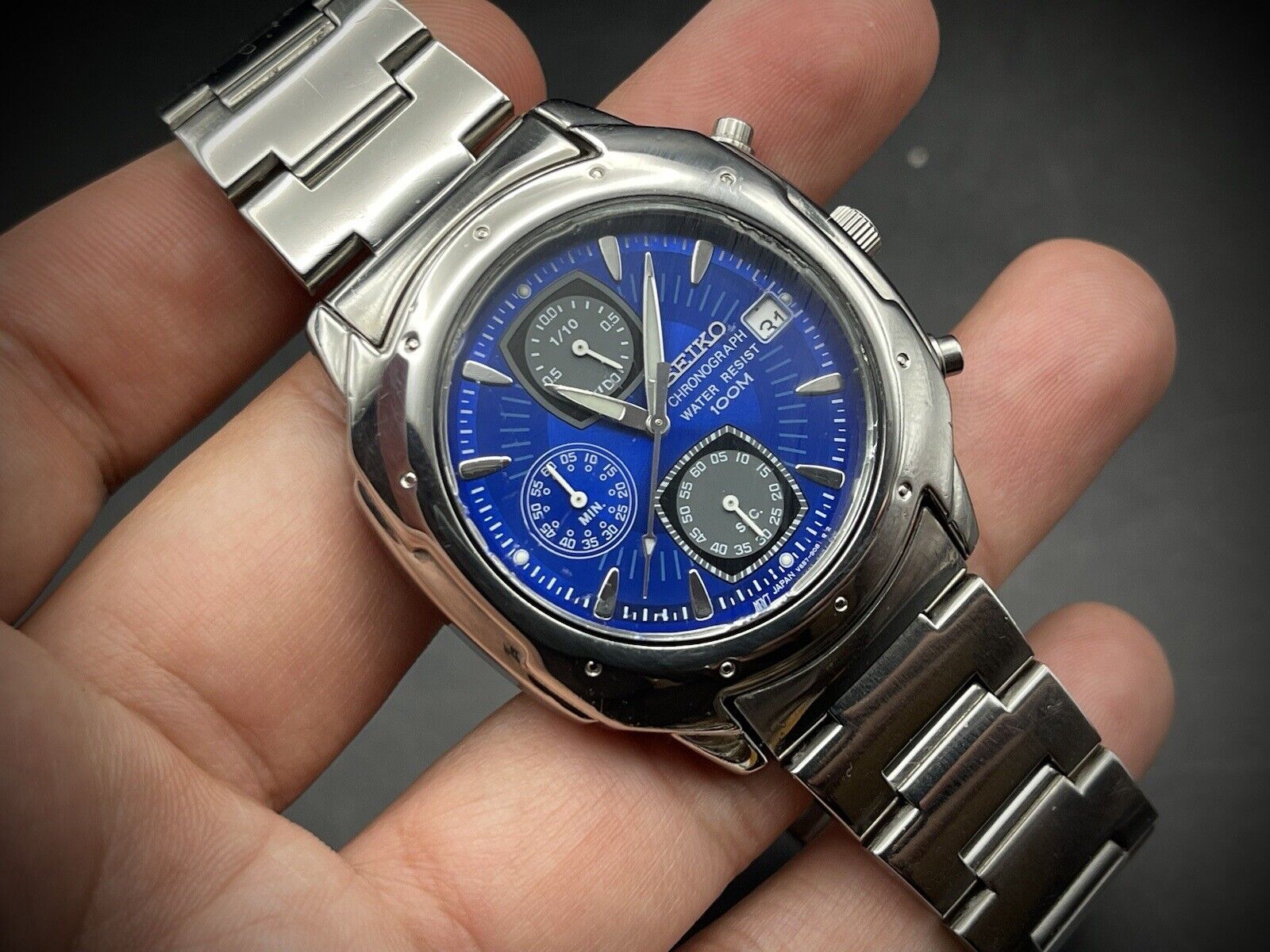 VINTAGE SEIKO 100m BLUE DIAL QUARTZ CHRONOGRAPH GENTS WRIST WATCH, Japan Made - Grab A Watch Co