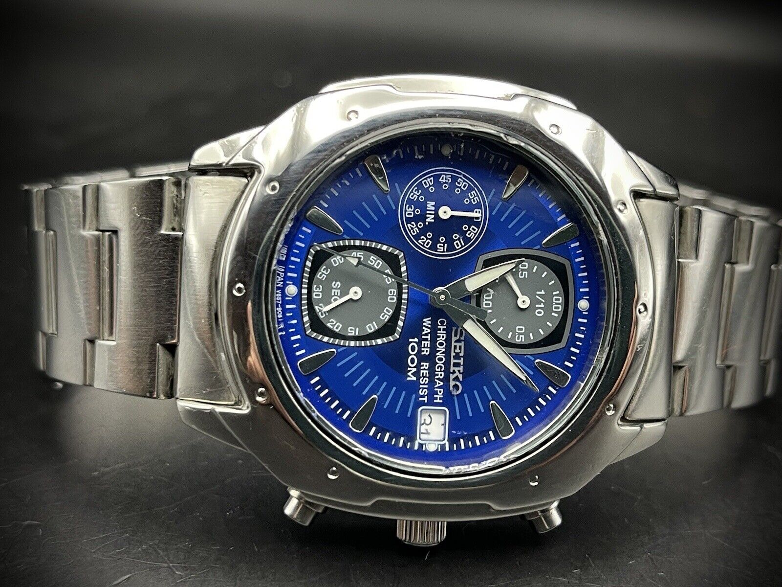 VINTAGE SEIKO 100m BLUE DIAL QUARTZ CHRONOGRAPH GENTS WRIST WATCH, Japan Made - Grab A Watch Co