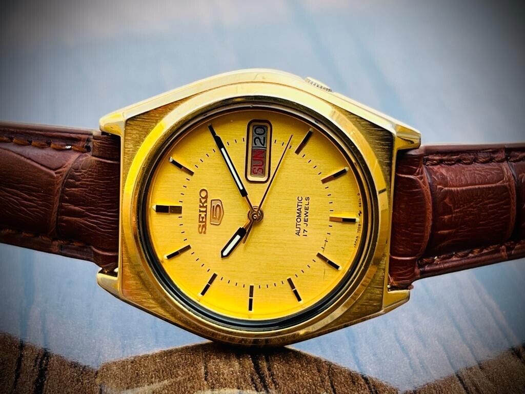 Vintage Seiko 5 Automatic 17 Jewels 38mm Japan Made 7009-876J Mens Watch,Perfect - Grab A Watch Co