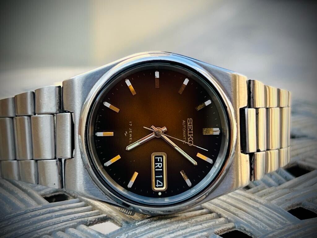 Vintage Seiko 5 Automatic 17 Jewels Brown dial Ref:7009-3041 Made in Japan - Grab A Watch Co