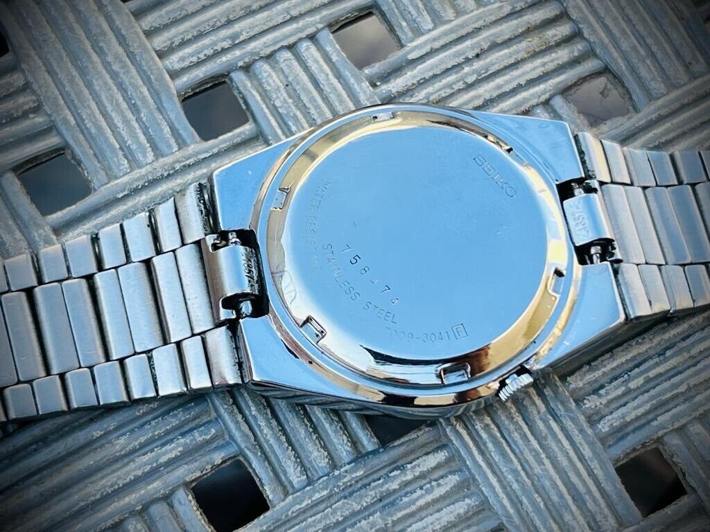 Vintage Seiko 5 Automatic 17 Jewels Brown dial Ref:7009-3041 Made in Japan - Grab A Watch Co