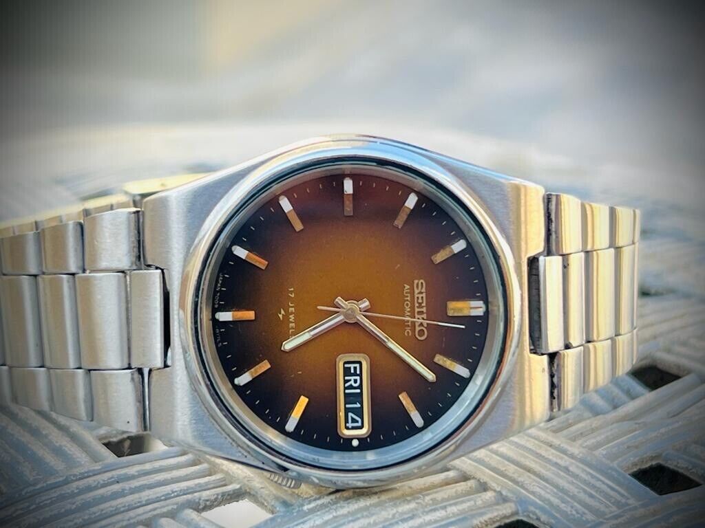 Vintage Seiko 5 Automatic 17 Jewels Brown dial Ref:7009-3041 Made in Japan - Grab A Watch Co