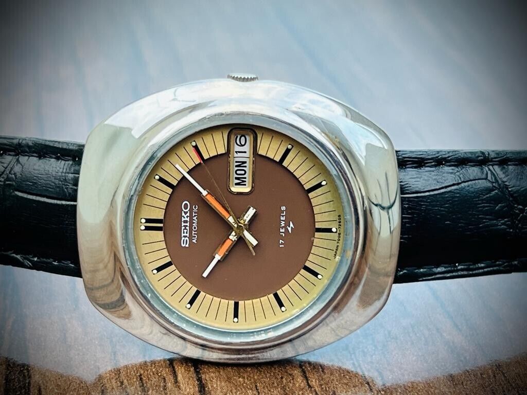 Vintage Seiko 5 Automatic 17 Jewels UFO Brown Dial 7006-7139 Mens Watch 38mm - Grab A Watch Co